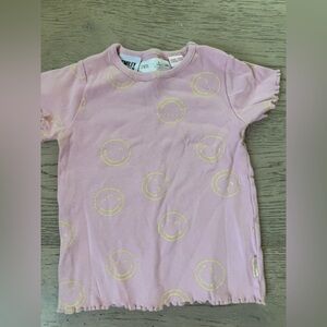 5/$25 🌺 🌴 ❤️ Zara Pink Tee with Yellow Smiley Faces